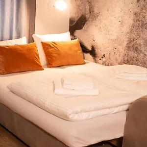 Urban - Quiet & Free Parking Apartment